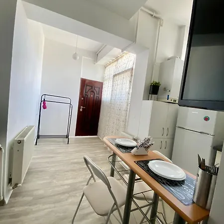 Ultracentral Old Town Apartment *