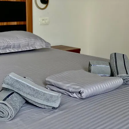 Ultracentral Old Town Apartment *