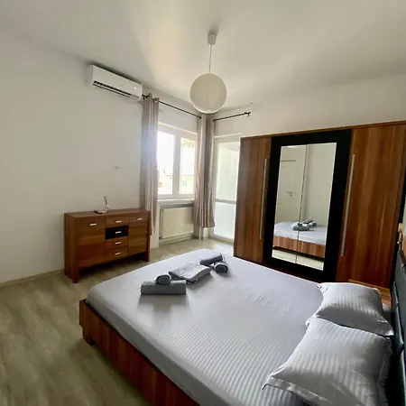 Ultracentral Old Town Apartment *